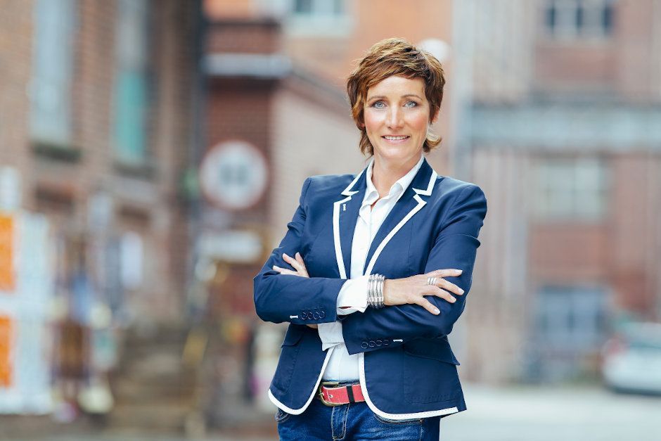 Moderatorin für Unternehmen, Politik & Wissenschaft Moderatorin für Unternehmen, Politik & Wissenschaft