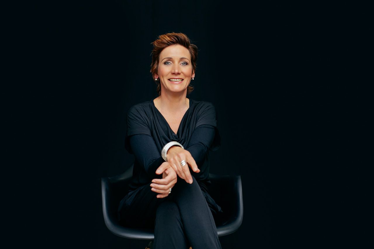Moderatorin buchen - Angela Elis Moderatorin buchen - Angela Elis