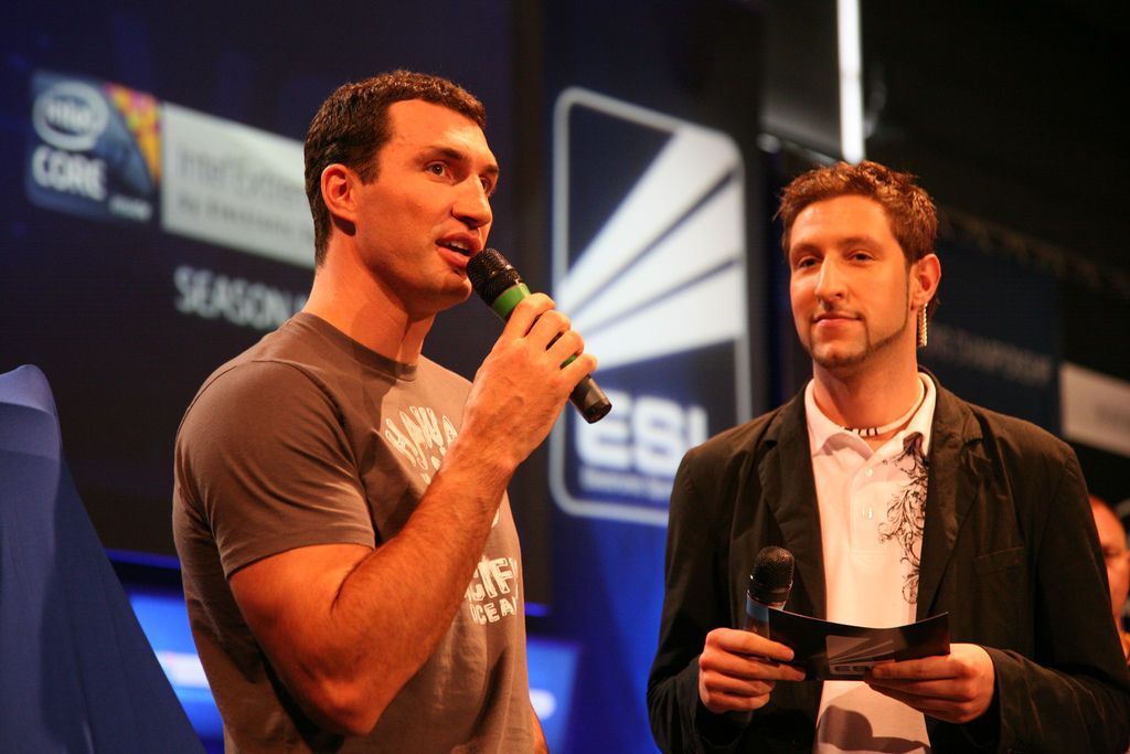 Show Moderator buchen Show Moderator buchen